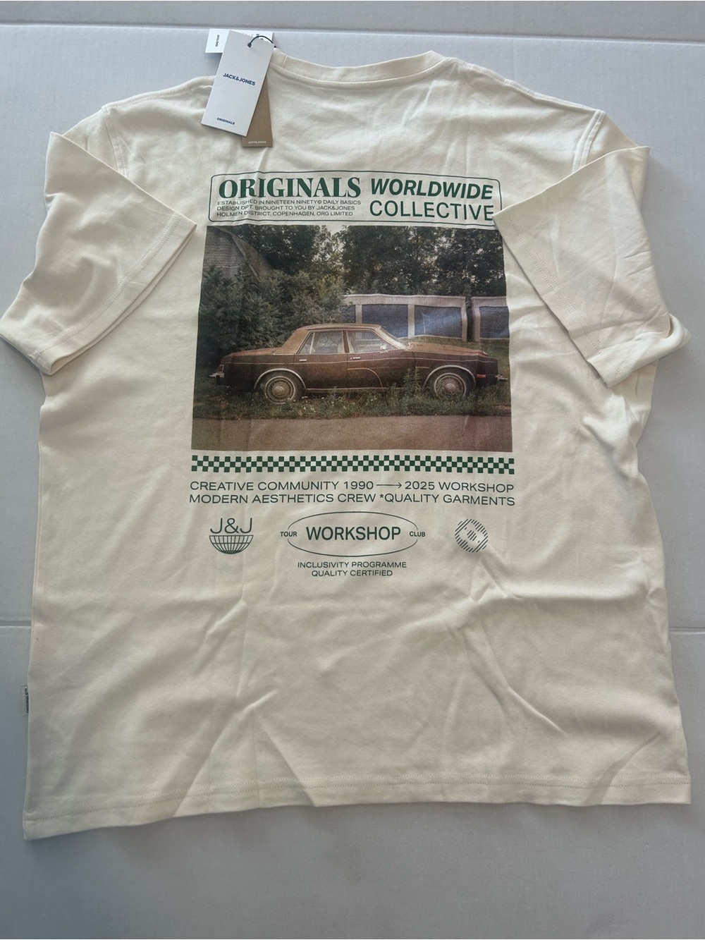 Graphic Tee with Vintage Car Photo — Cream & Green Print large (A3)